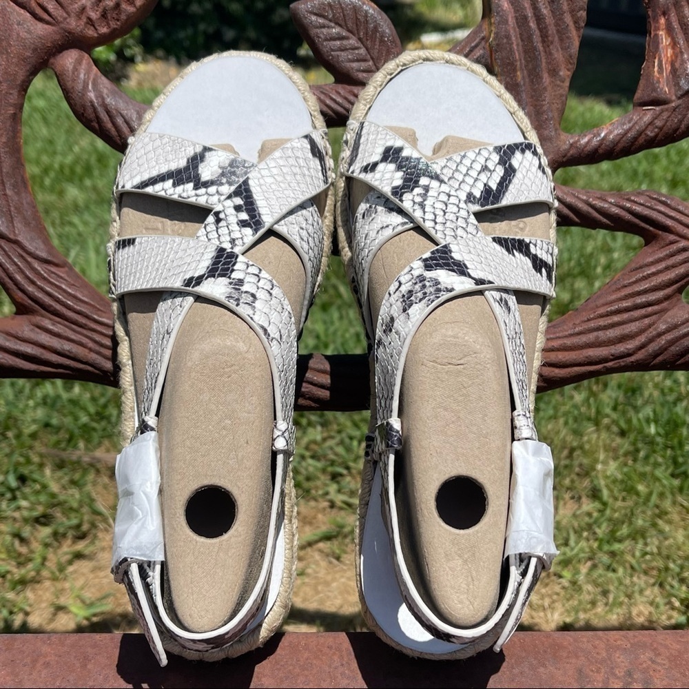 💋NWT Marc fisher snake embossed leather & rope buckle sandal - Picture 4 of 13